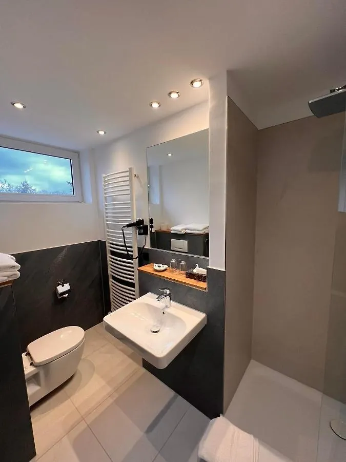 Hotel-Restaurant Amadeus Altwarmbuchen Ξενοδοχείο