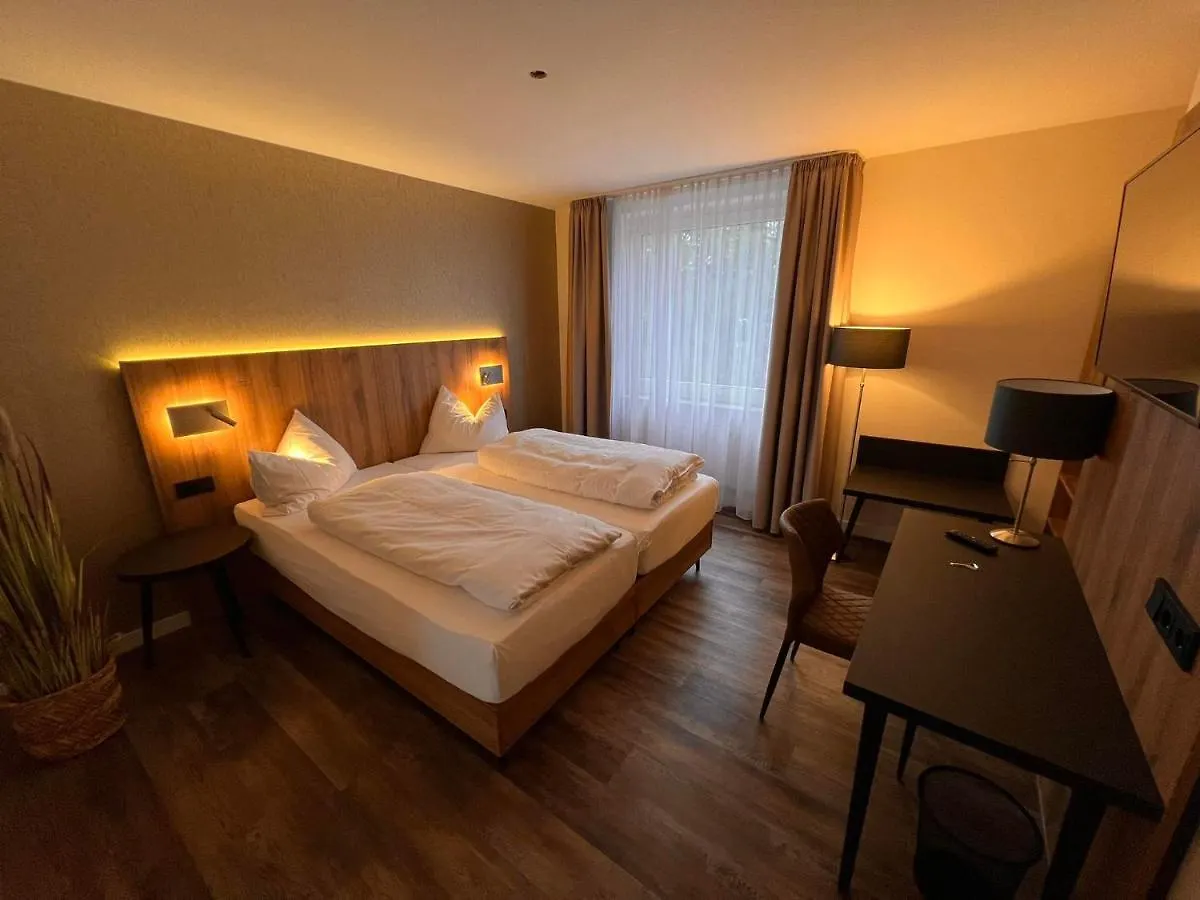 Ξενοδοχείο Hotel-Restaurant Amadeus Altwarmbuchen
