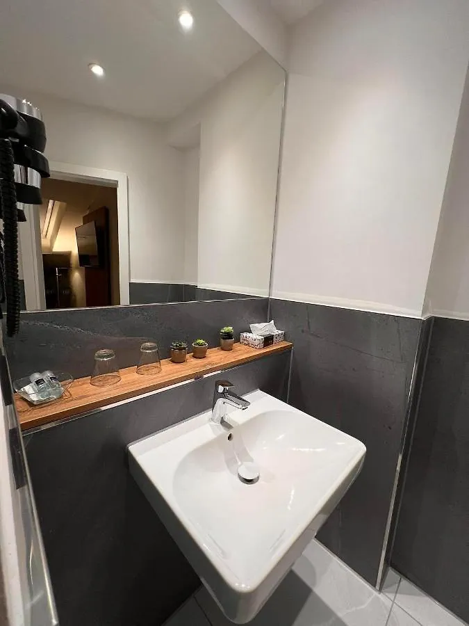 Hotel-Restaurant Amadeus Altwarmbuchen Ξενοδοχείο
