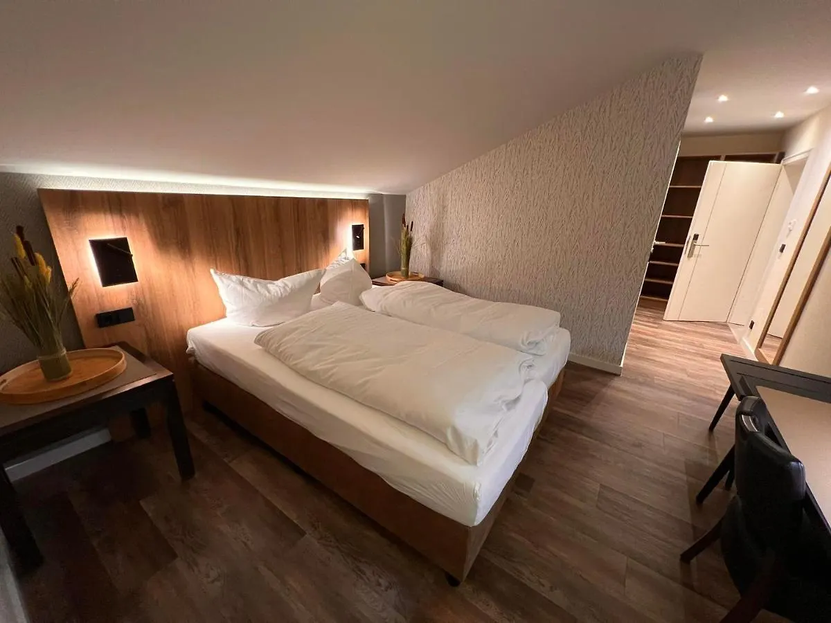Ξενοδοχείο Hotel-Restaurant Amadeus Altwarmbuchen