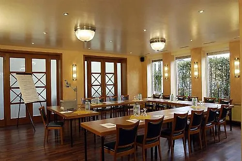 Hotel-Restaurant Amadeus Altwarmbuchen 3*,